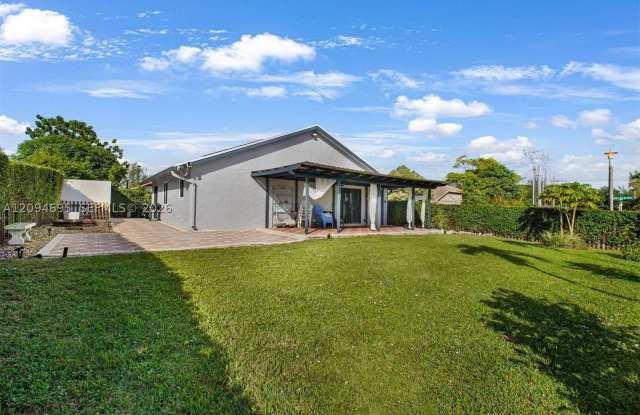 23361 Country Club Dr W Gallery 2
