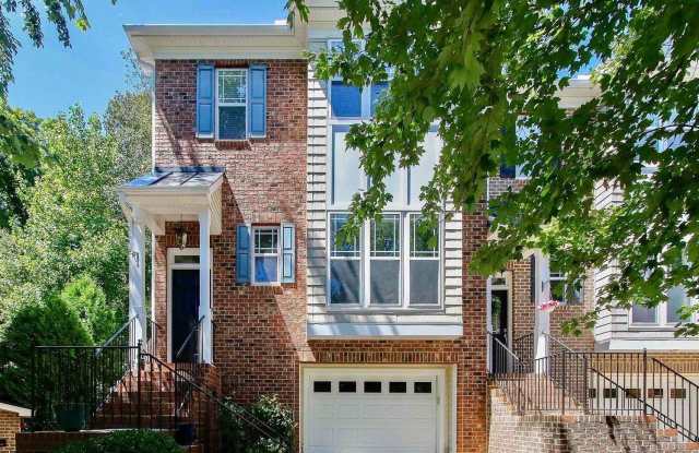Beautiful 2 bed/2.5 bath end unit townhouse in desirable Berryhill Carrboro- Zoned for McDougle - 104 Rose Walk Lane, Carrboro, NC 27510