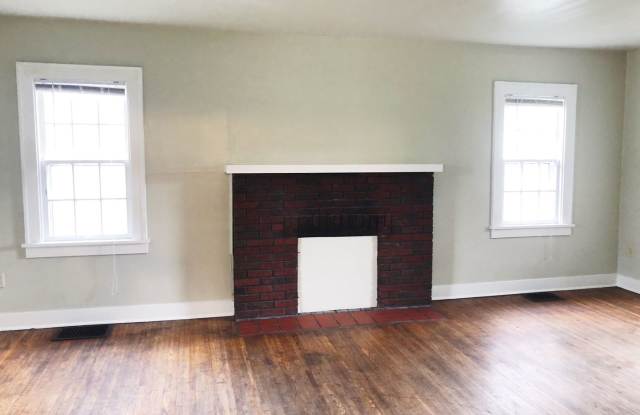 323 S. Eagleson - AVAILABLE JULY 2026 Gallery 4