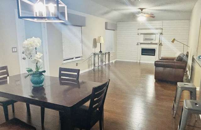 Room in 5 Bedroom Home in Georgetown Gallery 1
