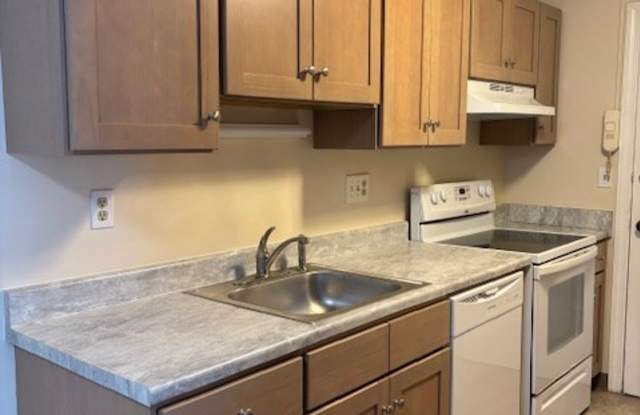 1164 West Middle Turnpike - 1164 Middle Turnpike West, Hartford County, CT 06040 1164 West Middle Turnpike - 1164 Middle Turnpike West, Hartford County, CT 06040