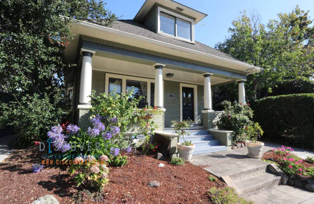 Craftsman Home Near Piedmont Avenue - 4184 Montgomery Street, Oakland, CA 94611