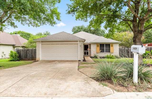 3409 Columbia Dr Gallery 1