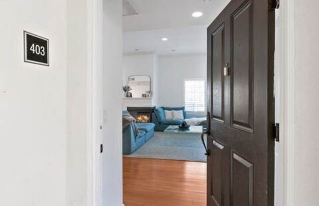 1135 Rexford Dr Gallery 2