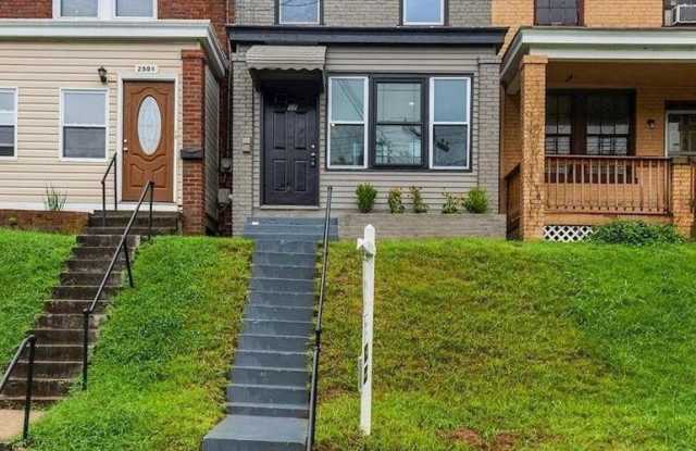 2507 FAIRLAWN AVENUE SE photos photos