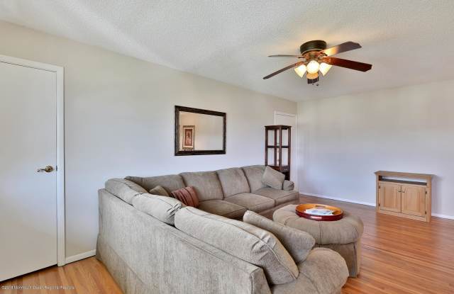 140 Wharfside Drive Gallery 4