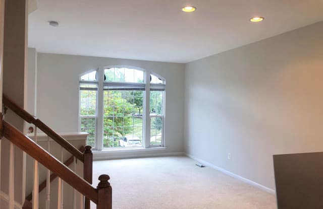 9706 KENNOWAY COURT Gallery 4