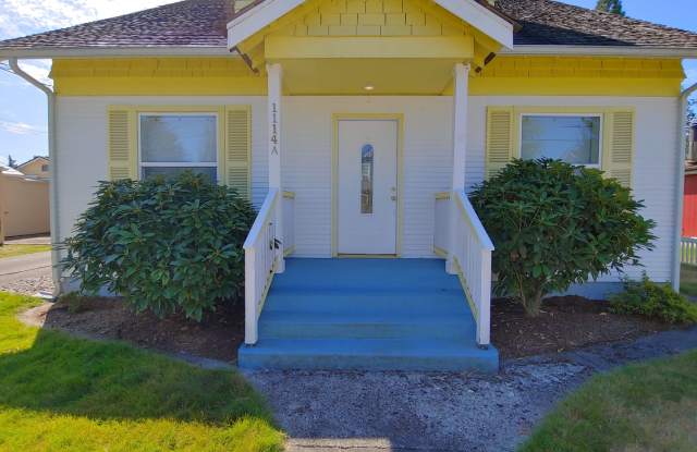 Bright and Inviting 3-Bedroom Home in the Heart of Puyallup! - 1114 8th Avenue Northwest, Puyallup, WA 98371