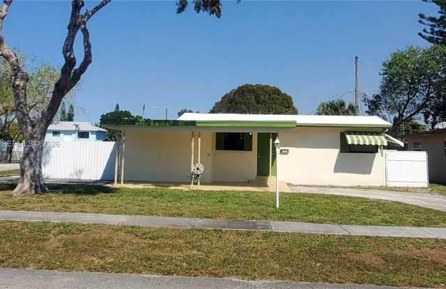 7791 NW 39th St photos photos