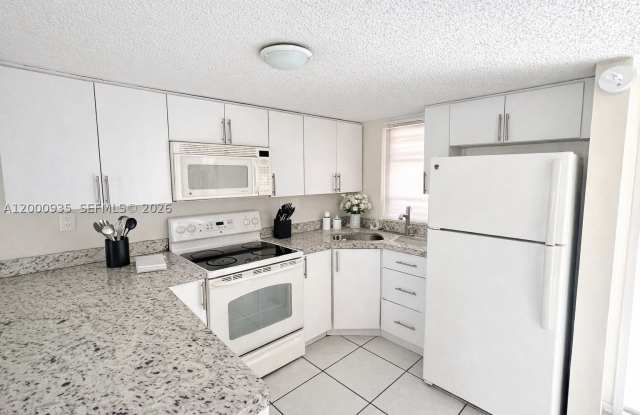 5575 W 26th Court Gallery 4