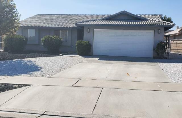 Silverlake's Home- 3 Bedrooms, 2 Bathrooms, New Paint, New Blinds, photos photos