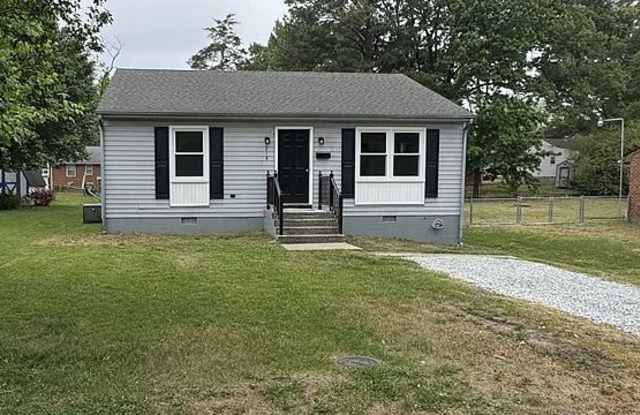 218 North Mapleleaf Avenue Gallery 1