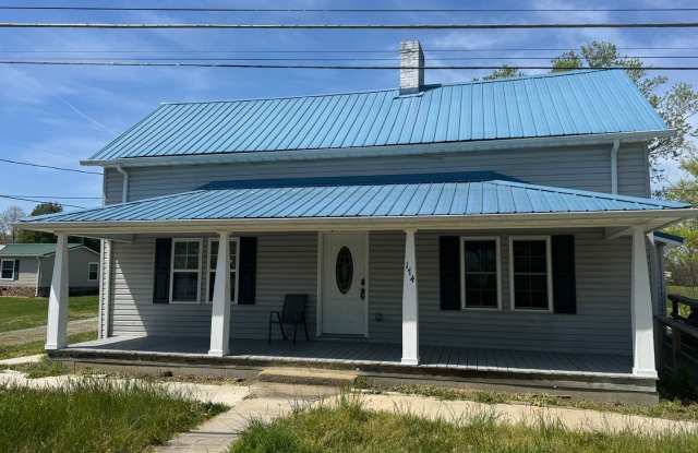 Charming 2BR Country Home on Nearly 1 Acre in Telford | Spacious Layout - 174 Telford School Road, Washington County, TN 37690