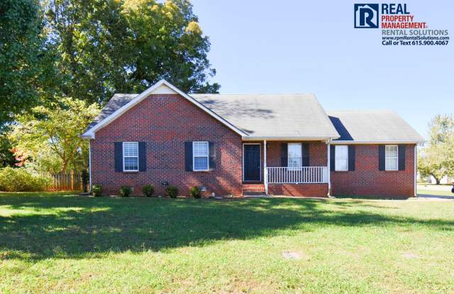 Great brick 3BD home near MTSU, attached 2 car garage  fenced-in back yard! - 2090 Bolden Drive, Murfreesboro, TN 37127