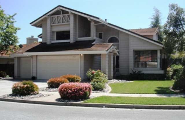 ALMADEN VALLEY - Beautiful tri-level home in great Almaden Valley neighborhood. photos photos
