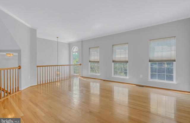 13214 MAPLE CREEK LANE Gallery 4