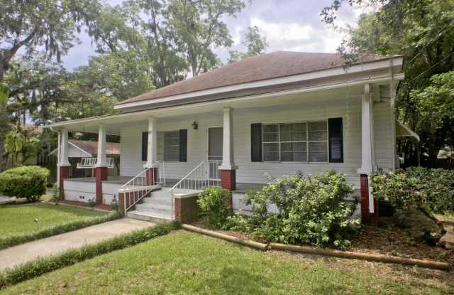 Updated Springfield Two Bedroom House with Porch and Back Yard! photos photos Updated Springfield Two Bedroom House with Porch and Back Yard! photos photos