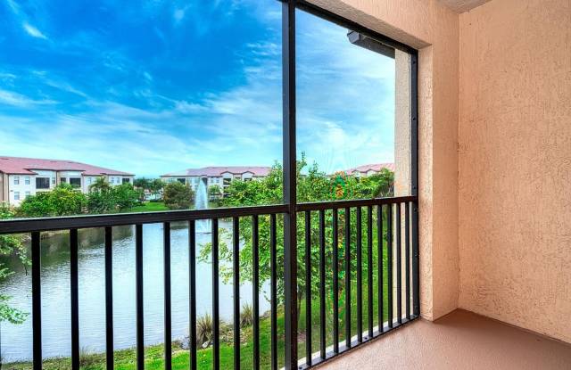 ANNUAL RENTAL - POSITANO PLACE-1 BED/1 BATH WITH LAKE VIEW AND NEW APPLIANCES! photos photos