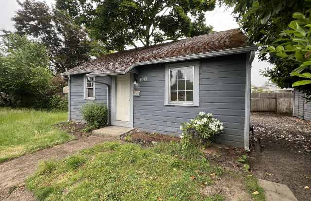 1912 20th Street Northeast - 1912 20th Street Northeast, Salem, OR 97301
