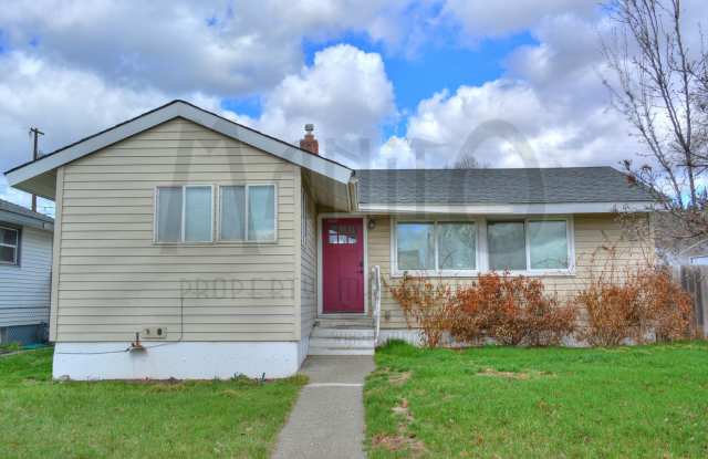 **COMING SOON** Bright & Peaceful Minnehaha Home photos photos