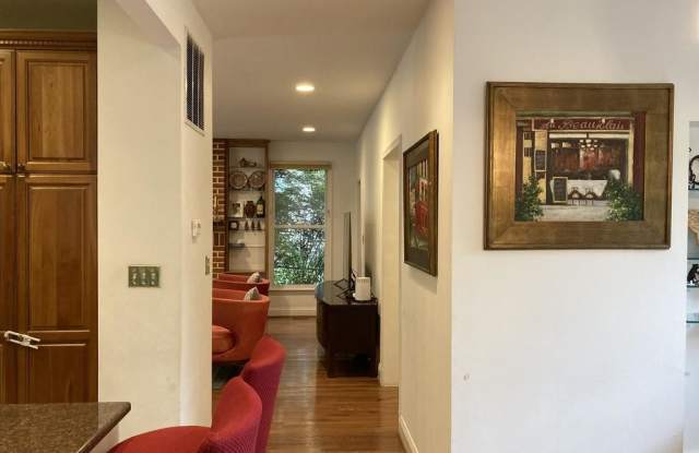 5106 Keokuk Street Gallery 3
