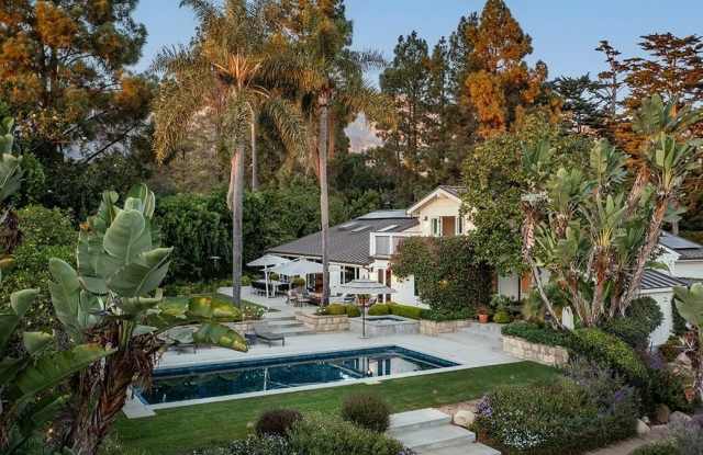 491 Live Oaks Road Gallery 1