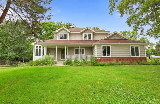 5 Bedroom Home for Rent in St. Cloud Gallery 1