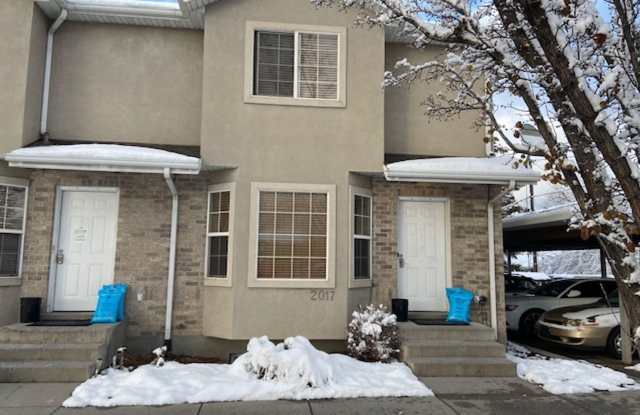 Huge Townhome in coveted East Cottonwood Heights! Gallery 1