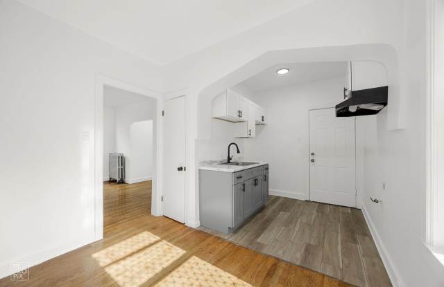 8051 S Ingleside Gallery 3