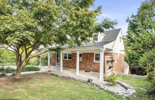 2617 East Maple Street Gallery 2