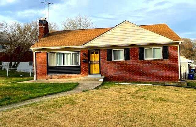 2422 RAMBLEWOOD DRIVE photos photos