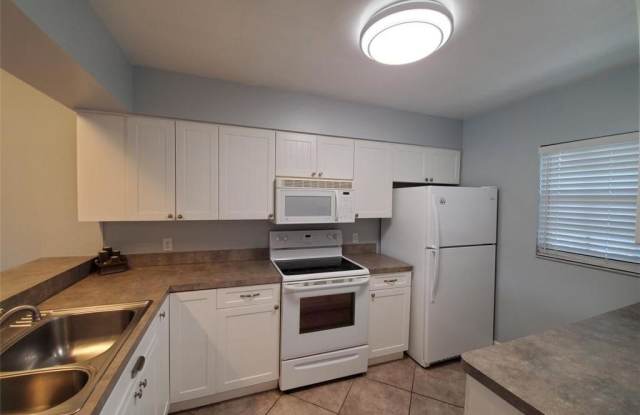 17330 W Carnegie CIR Gallery 4