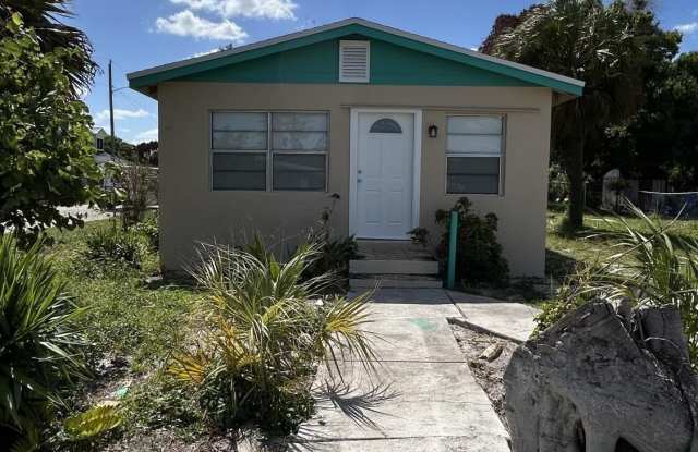 1601 N 17th Street photos photos