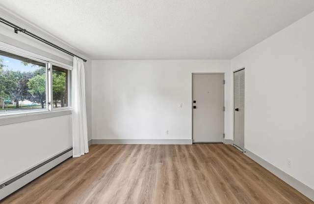135 16th Ave NE Gallery 2