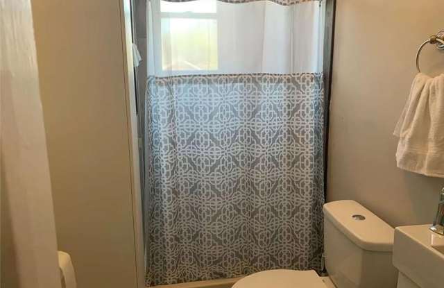 Room in 2 Bedroom Home at Jackson St photos photos Room in 2 Bedroom Home at Jackson St photos photos