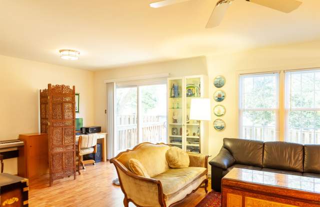 9949 Longford Court Gallery 3