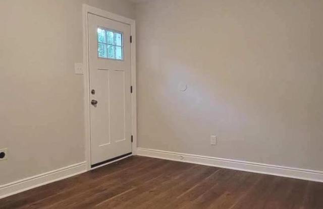 4115 LEAKE Avenue Gallery 4