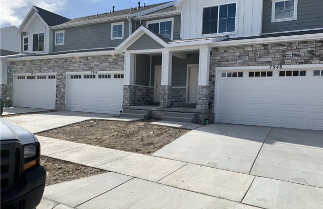 7946 S Pinstripe Cove - 7946 S Pinstripe Cv, Sandy, UT 84070