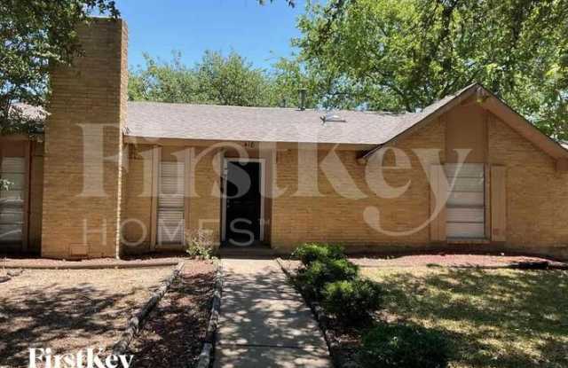 418 Thistle Drive - 418 Thistle Drive, Garland, TX 75043