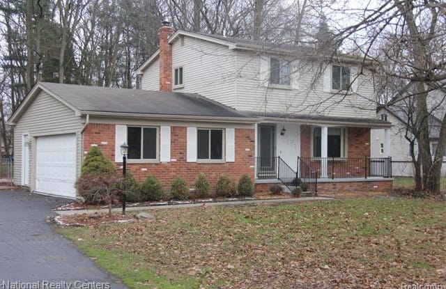 2375 LOCHAVEN Road - 2375 Lochaven Road, Oakland County, MI 48324