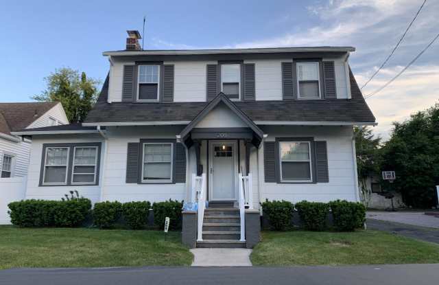 208 Lockwood Place photos photos