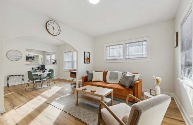 3863 Byram Avenue Gallery 2