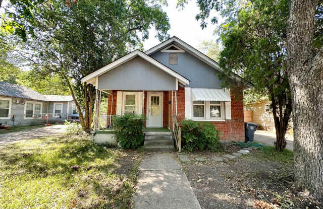 Charming 2/1 with an additional living room or a 3rd bedroom room photos photos