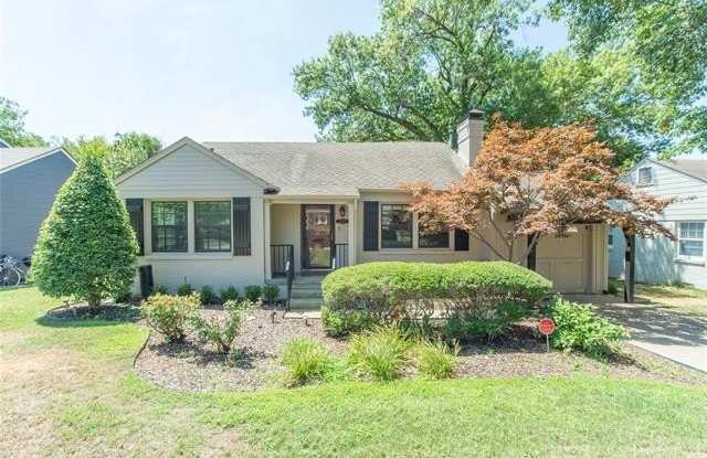 2644 E 19th Street photos photos