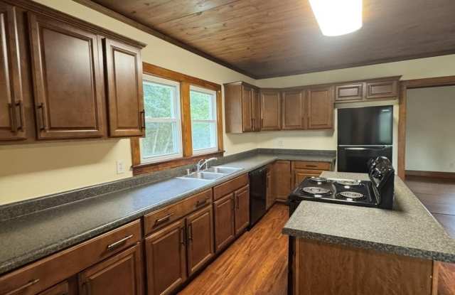 2210 Happy Hollow Road Gallery 4