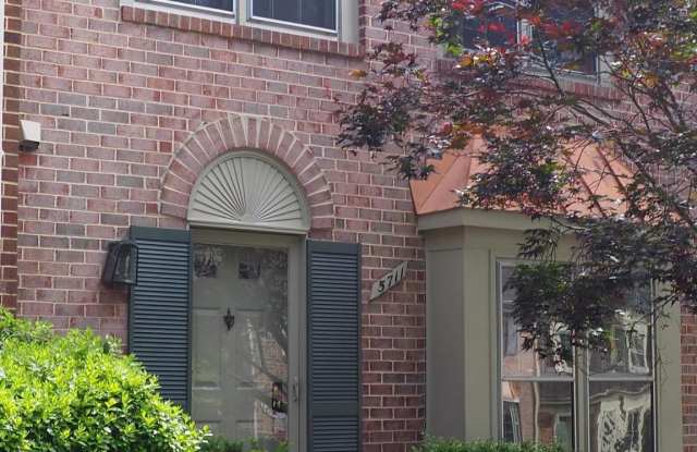 5711 CROWNLEIGH Court - 5711 Crownleigh Court, Burke, VA 22015