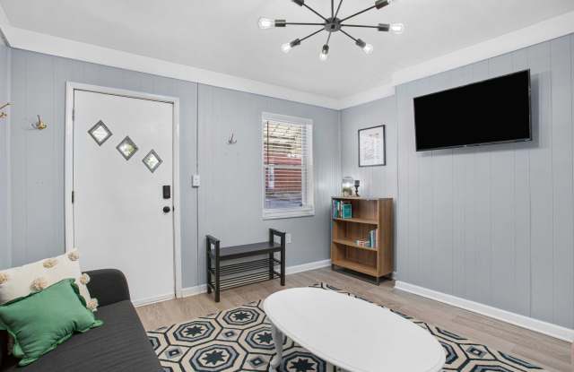 Fully Furnished 2 Bedroom Townhome in Central Lawrenceville Gallery 4