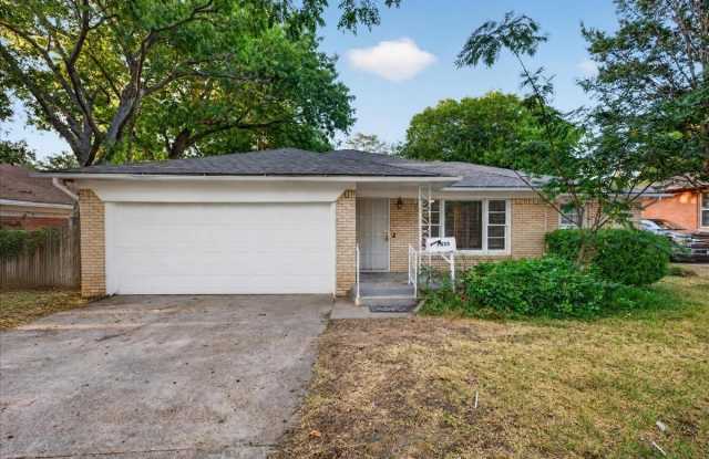 7433 Vallejo Drive Gallery 1