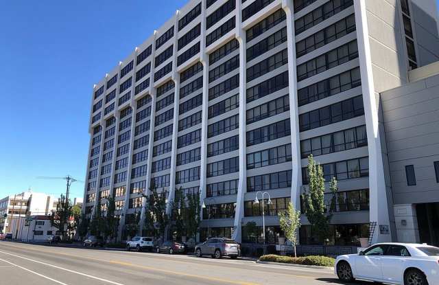 Studio Apartment in The Belvedere Towers Gallery 1