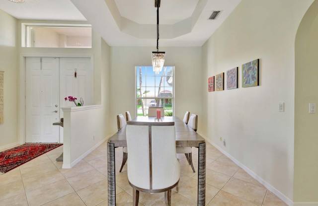 1651 Lakefield N Court Gallery 4